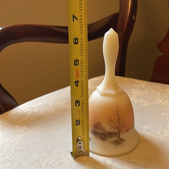 Signed, hand painted Fenton satin Vaseline custard glass bell - Picture 8 of 10